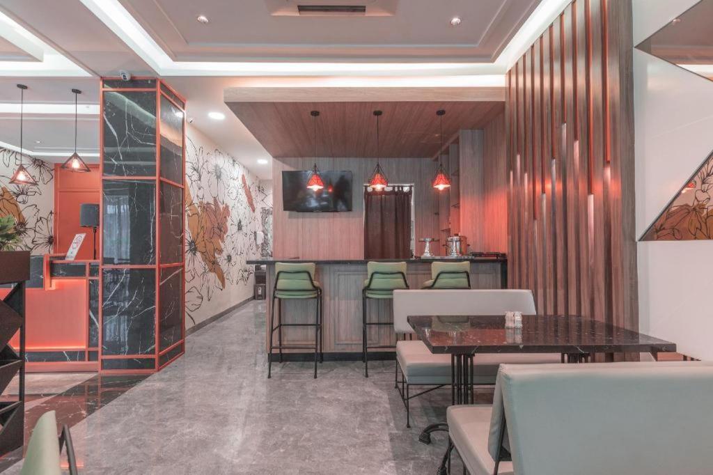Versa Hotel Бекасі Екстер'єр фото